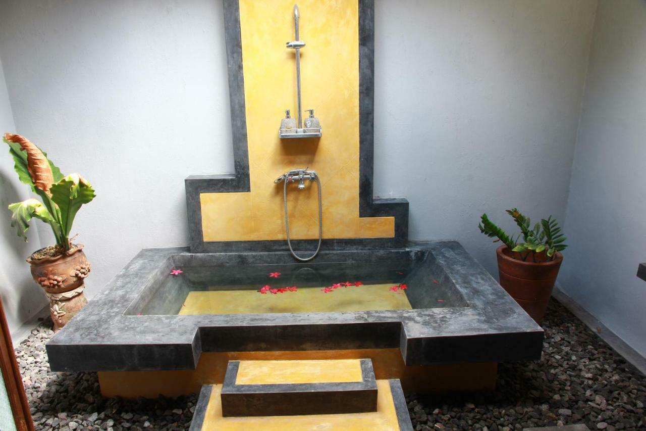 Ndalem Mj Homestay 日惹 外观 照片